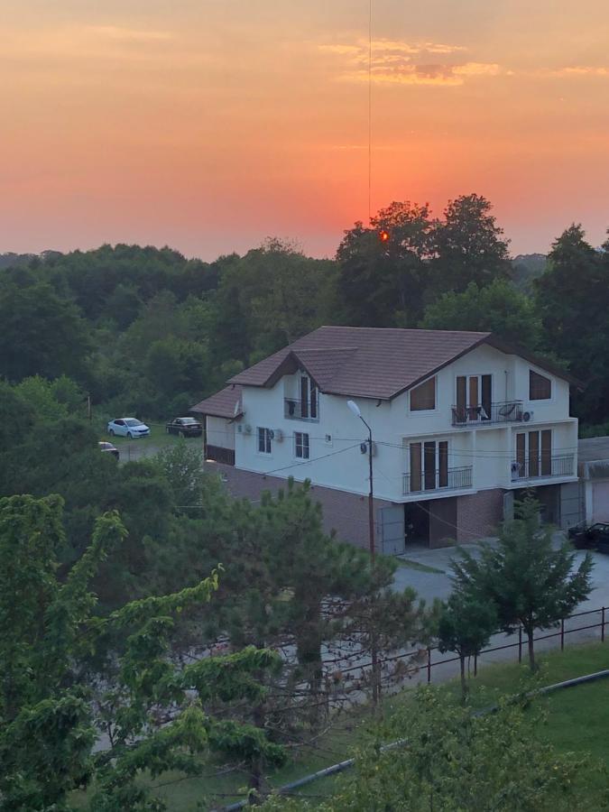 Guest House Гости 피준다 외부 사진
