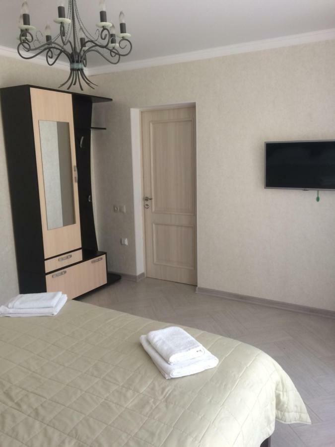 Guest House Гости 피준다 외부 사진